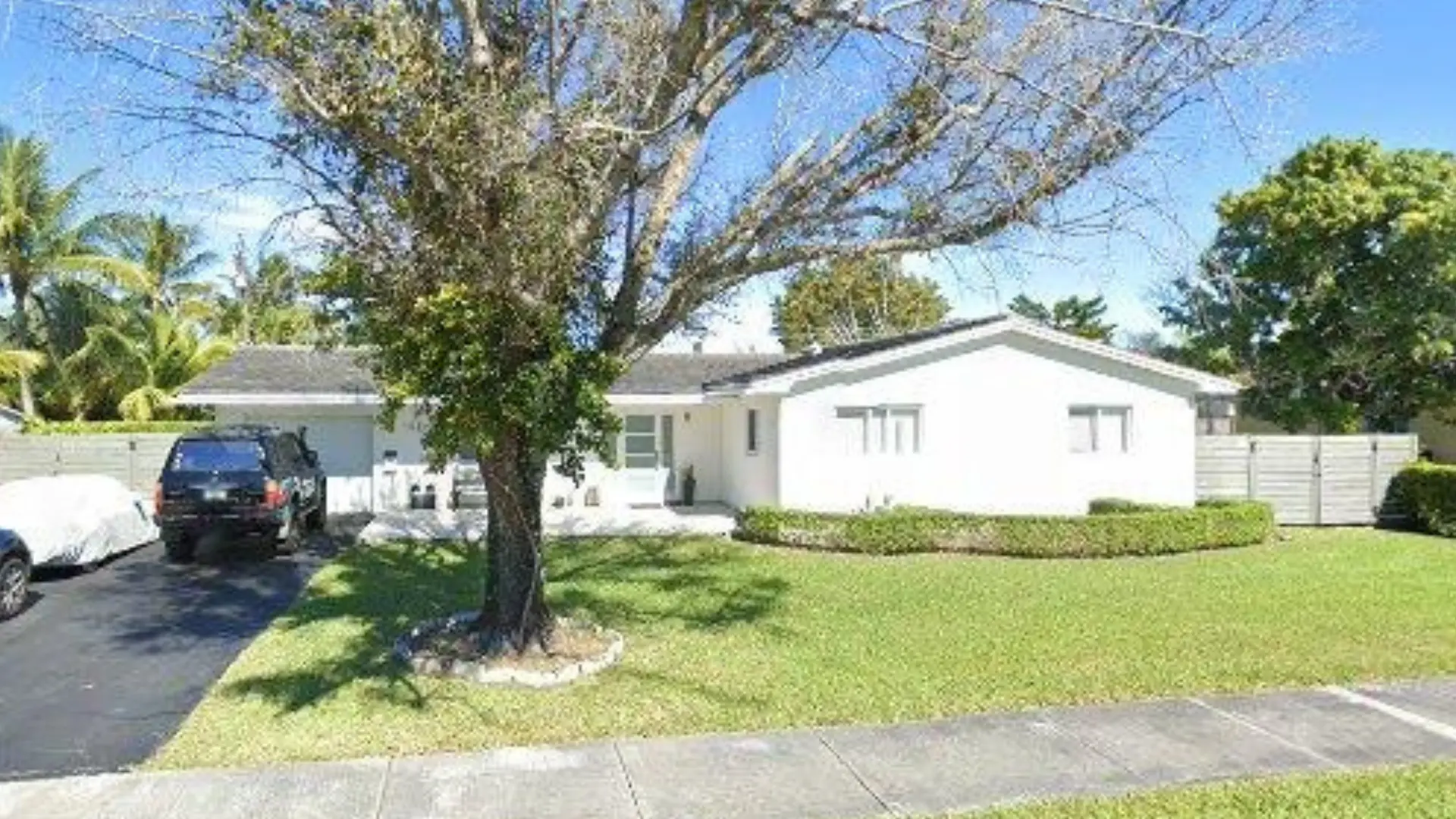 Street view of 4100 Ponce de Leon Blvd